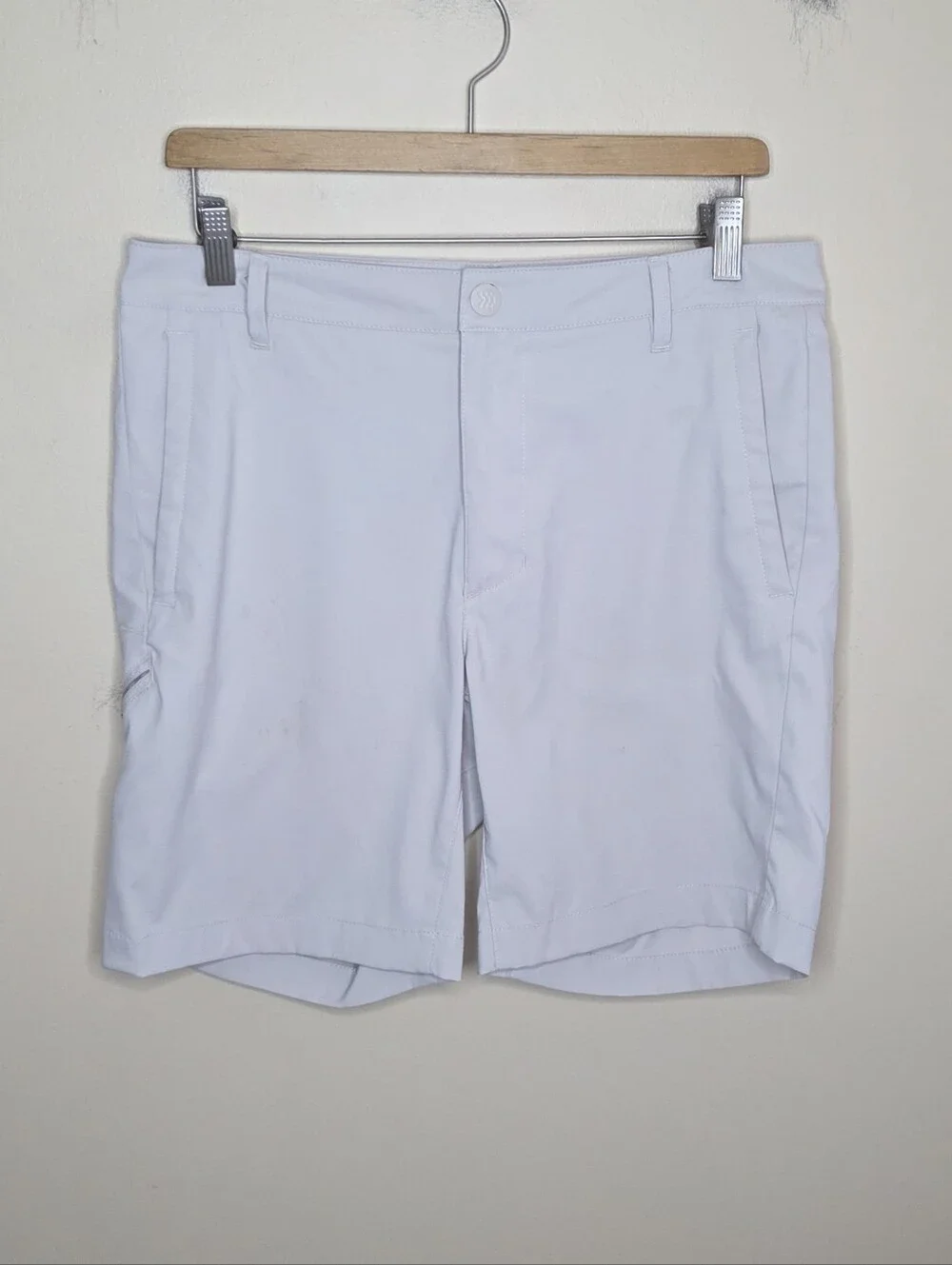 All in Motion Beige Khaki Tech Fabric Golf Shorts Size 32 Classic Preppy Neutral